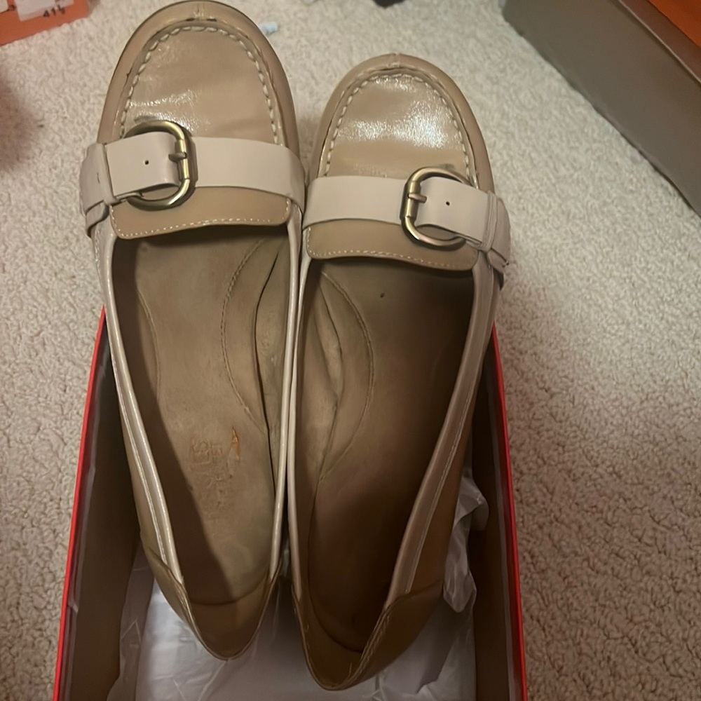 AEROSOLES - Bone Combo 971 tan pumps